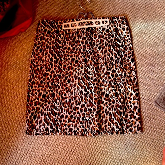 Lessors print skirt - Picture 1 of 8